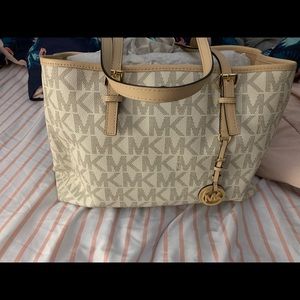 Michael kors purse